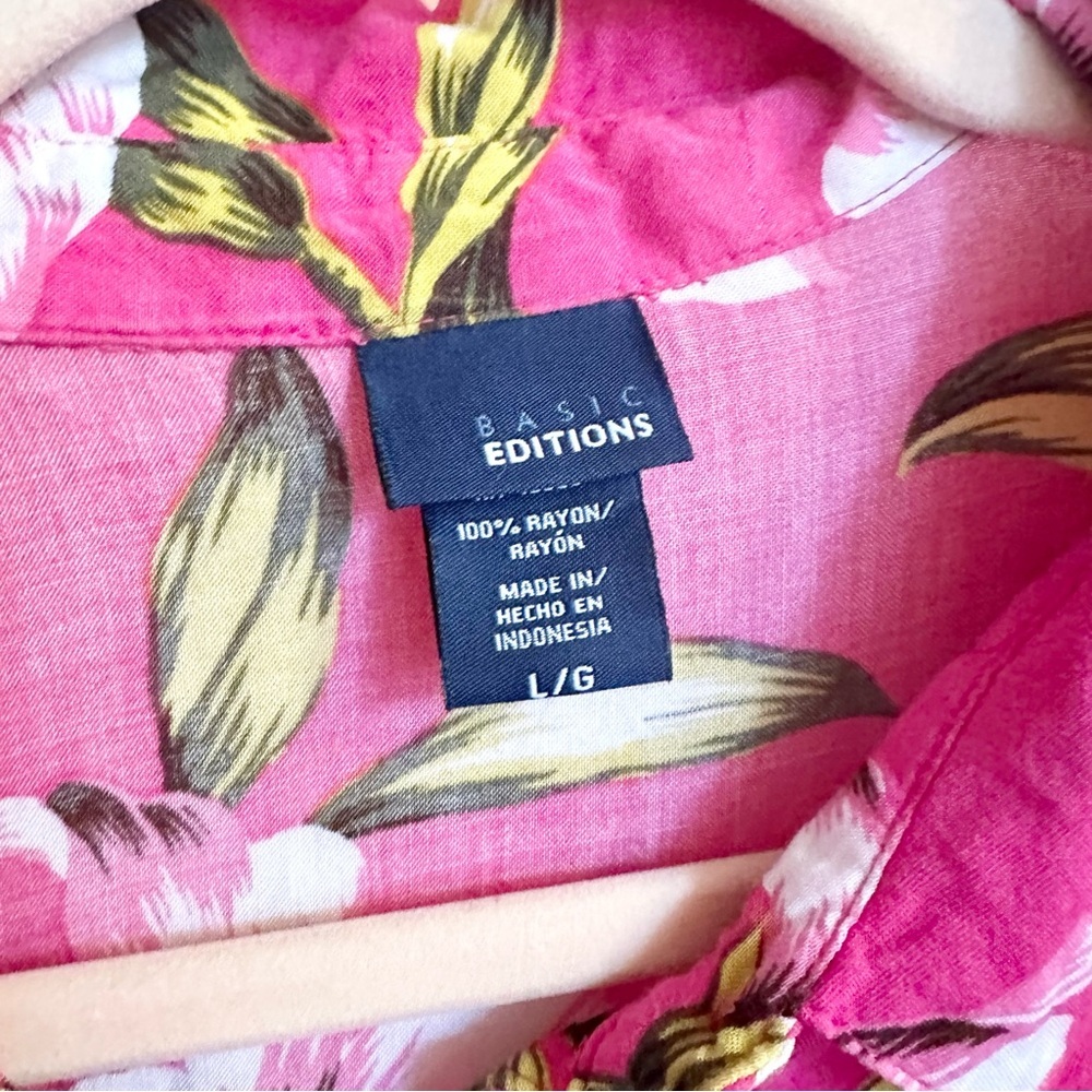 Pink basic editions Hawaiian button up - Picture 3 of 4